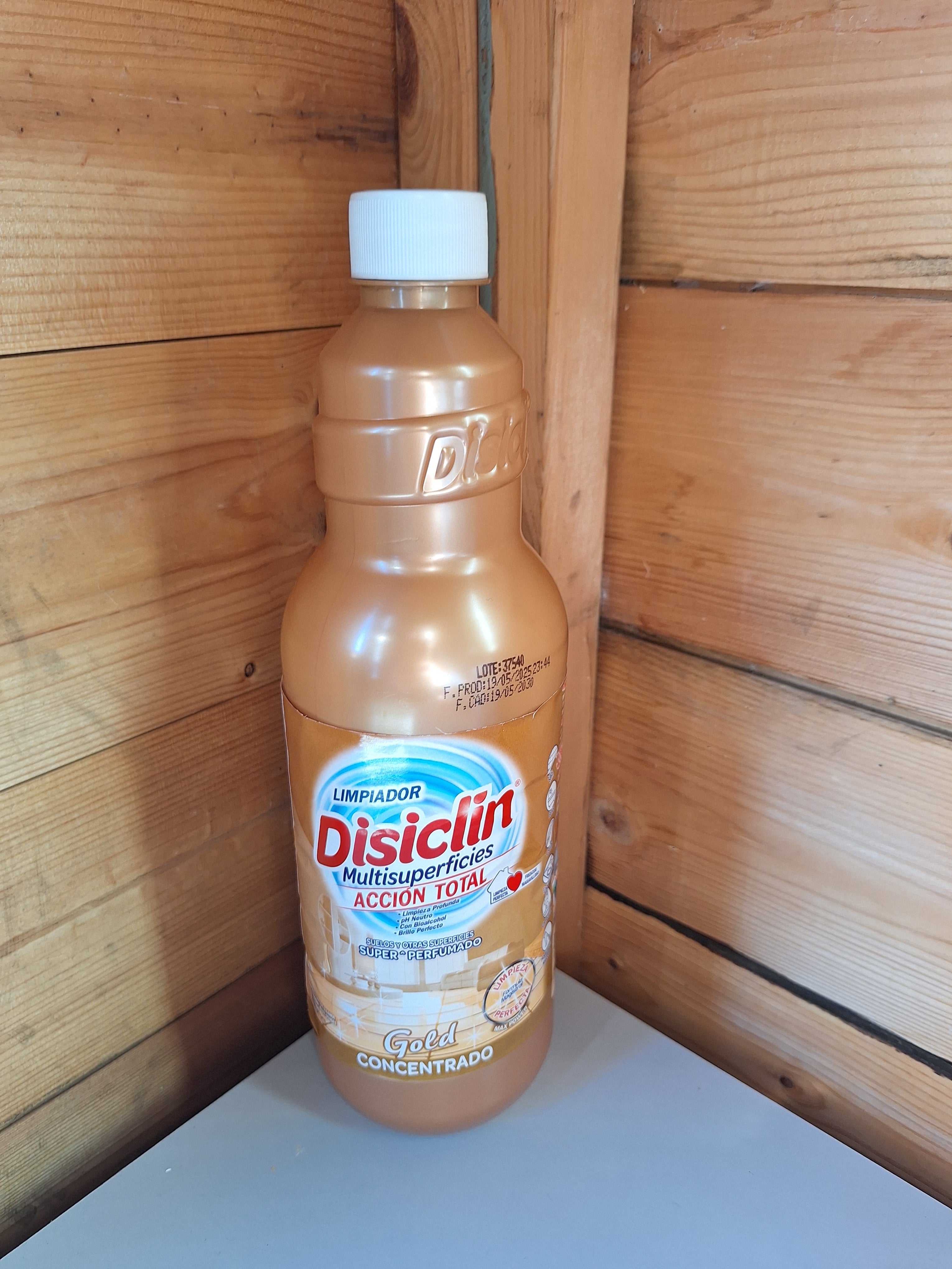 Disiclin Gold Floor Cleaner